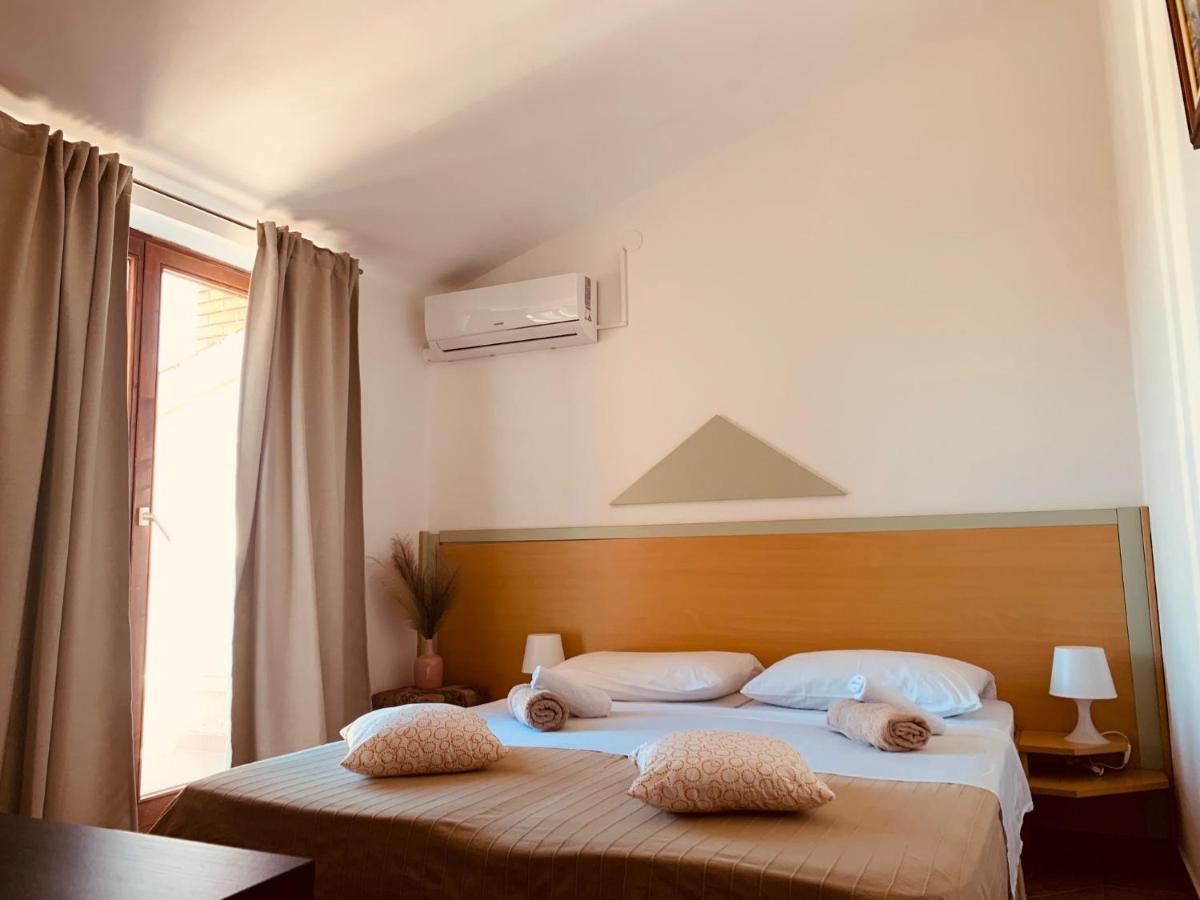 Linc Rooms & Apartments Banjole Exterior foto