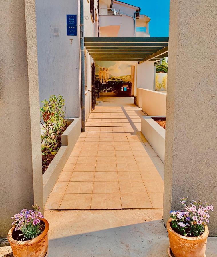 Linc Rooms & Apartments Banjole Exterior foto