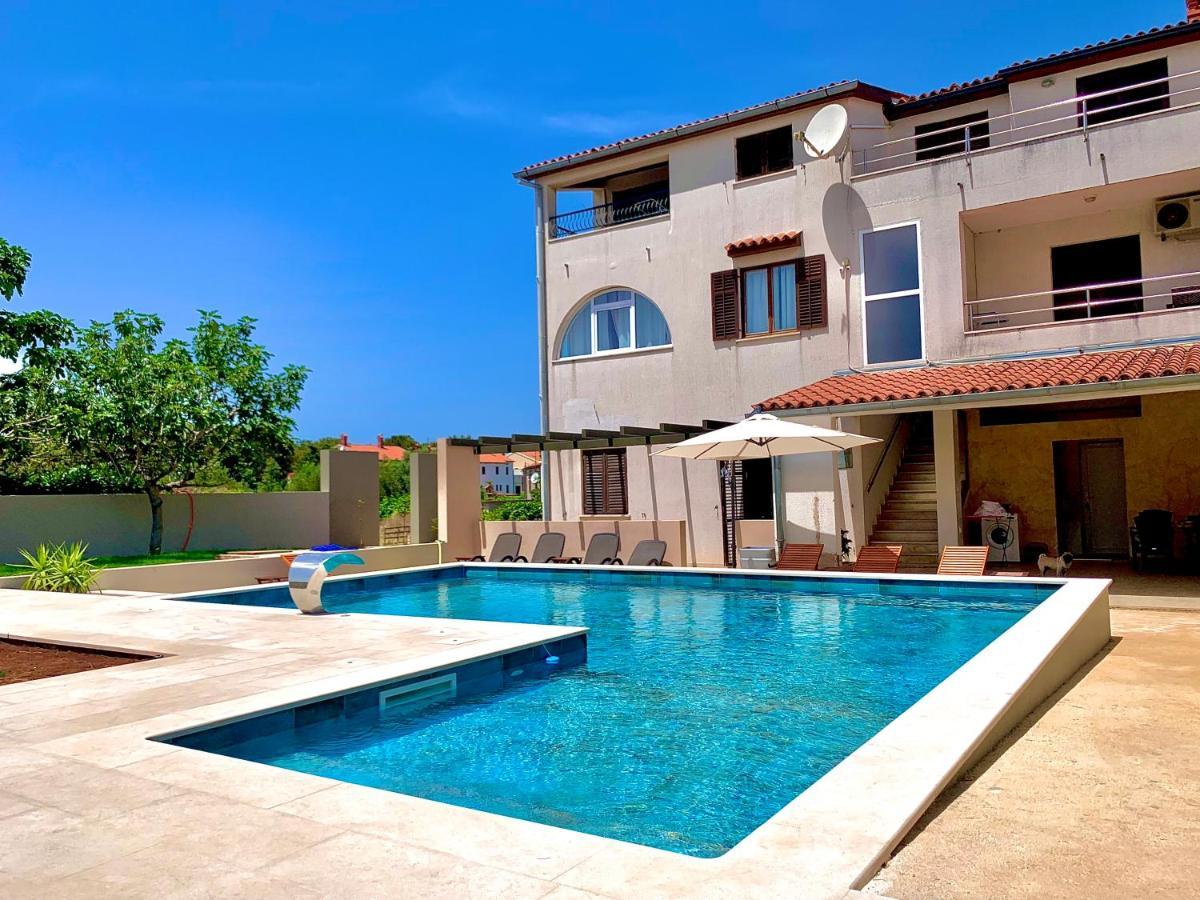 Linc Rooms & Apartments Banjole Exterior foto