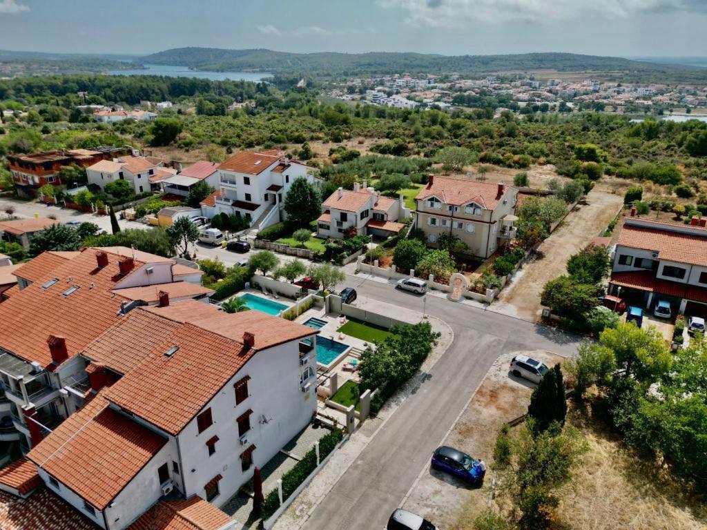 Linc Rooms & Apartments Banjole Exterior foto