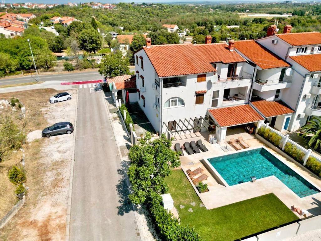 Linc Rooms & Apartments Banjole Exterior foto