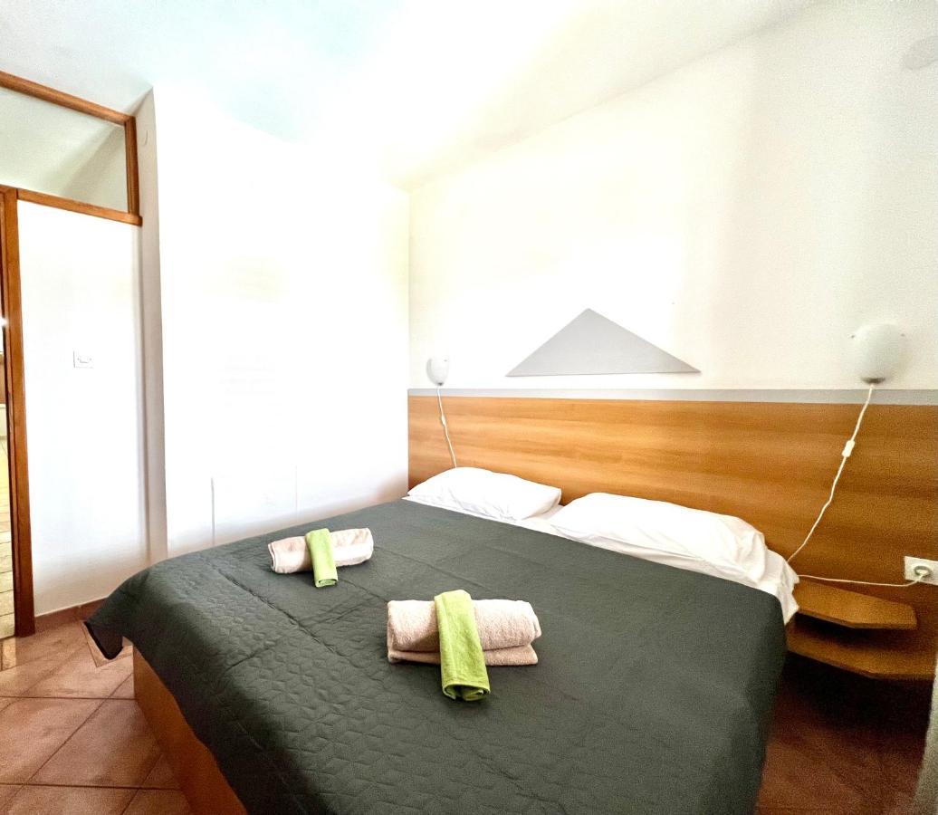 Linc Rooms & Apartments Banjole Exterior foto