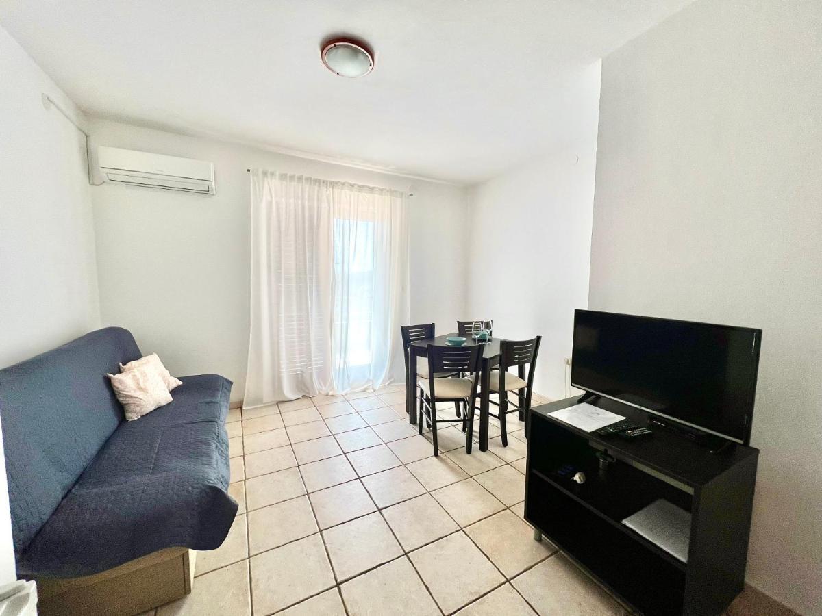 Linc Rooms & Apartments Banjole Exterior foto